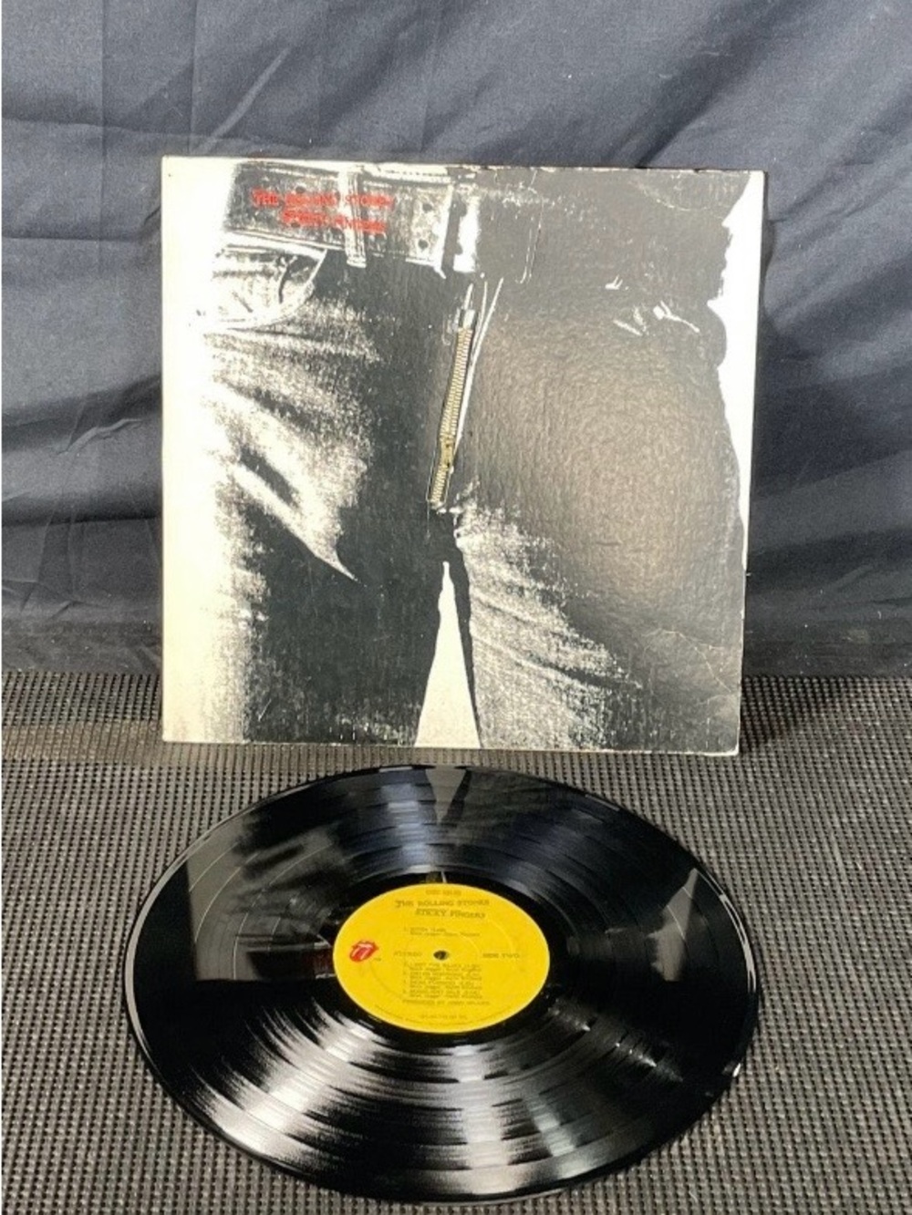 Rolling Stones Ip Sticky Fingers
**Rolling Stones** w/ zipper & Inner Monarch
